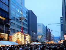 ���s�A�`���Ɗv�V�̂܂�